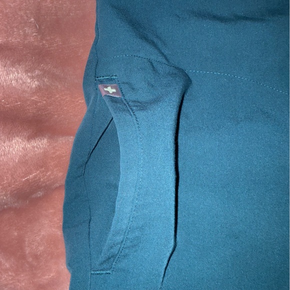 Figs Rafaela Scrub Top - Picture 3 of 6